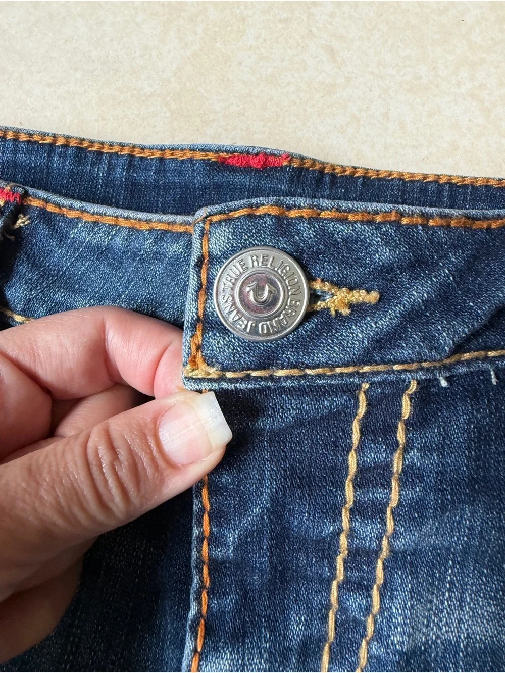 True Religion Women's Mid-Rise Cut-off Big T Shorts MidWash Size 32